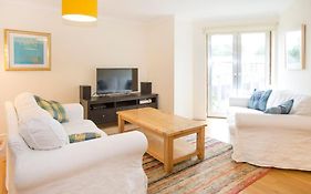 Bright Oxford Apartment